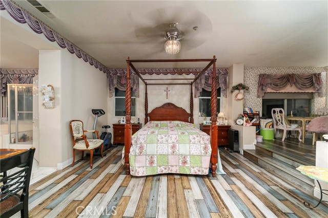 Master bed room