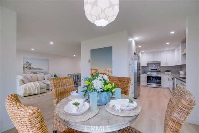 3200 La Rotonda Drive, Rancho Palos Verdes CA: https://media.crmls.org/medias/d72b70c6-09b6-47c8-a932-a81d2b93f0f7.jpg