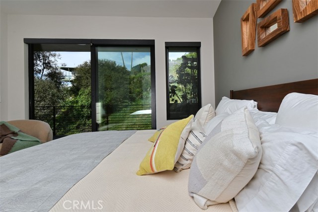 Detail Gallery Image 25 of 36 For 14753 Round Valley, Sherman Oaks,  CA 91403 - 4 Beds | 5 Baths