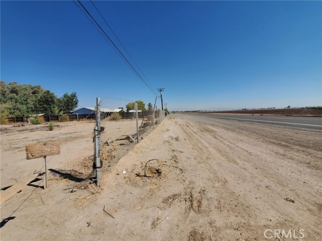 14983 S Neighbours Boulevard, Blythe CA: https://media.crmls.org/medias/d72eeee4-5cab-4c0e-b1e9-0ac103ba65ea.jpg