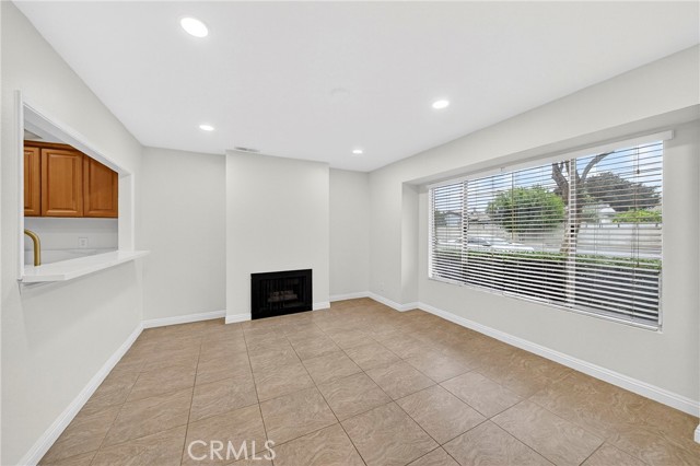 Detail Gallery Image 3 of 34 For 11360 166th #10,  Cerritos,  CA 90703 - 2 Beds | 1/1 Baths