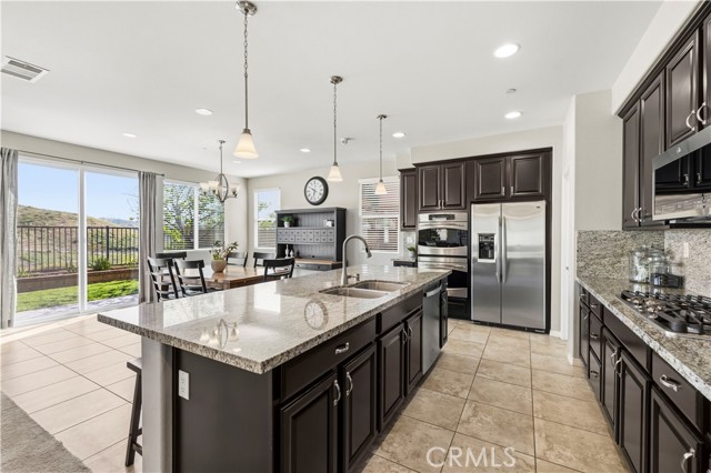 Detail Gallery Image 8 of 46 For 29105 N West Hills, Valencia,  CA 91354 - 4 Beds | 3/1 Baths