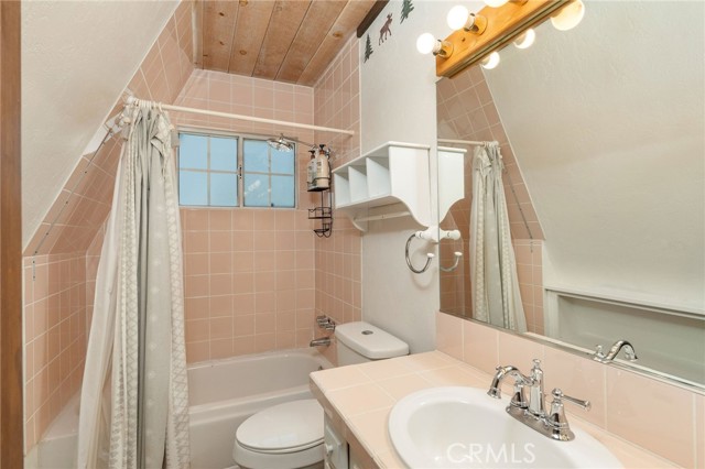 Detail Gallery Image 26 of 48 For 42662 Juniper Dr, Big Bear Lake,  CA 92315 - 3 Beds | 2 Baths