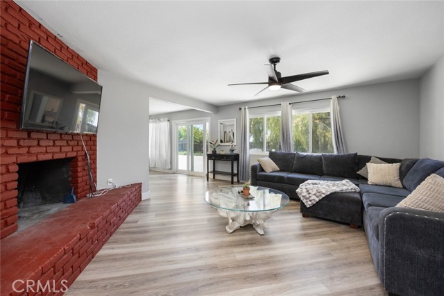 11911 Ivy Lane, Moreno Valley CA: https://media.crmls.org/medias/d72fe458-72cc-4e61-a6b1-c595ef2b56c8.jpg