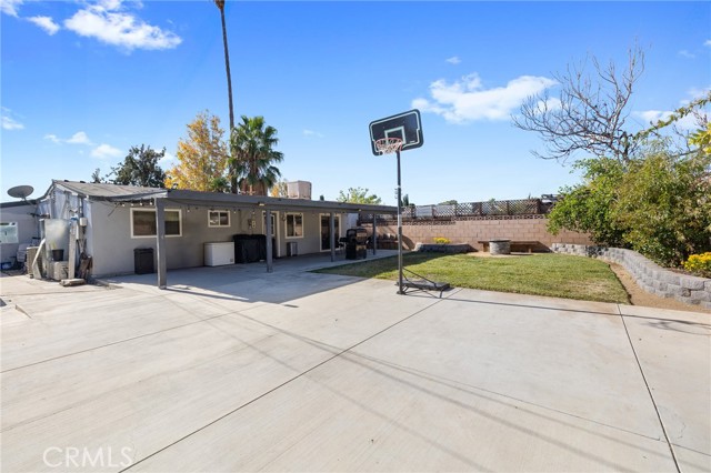 Detail Gallery Image 29 of 39 For 19209 Lonerock St, Canyon Country,  CA 91351 - 4 Beds | 1/1 Baths