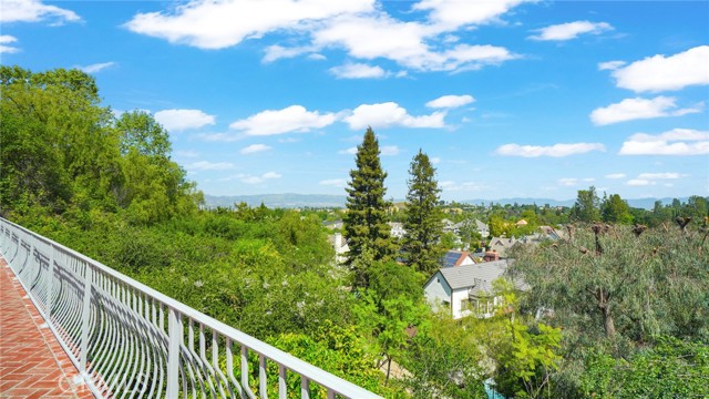 Detail Gallery Image 67 of 74 For 4548 Ellenboro, Woodland Hills,  CA 91364 - 4 Beds | 4/1 Baths