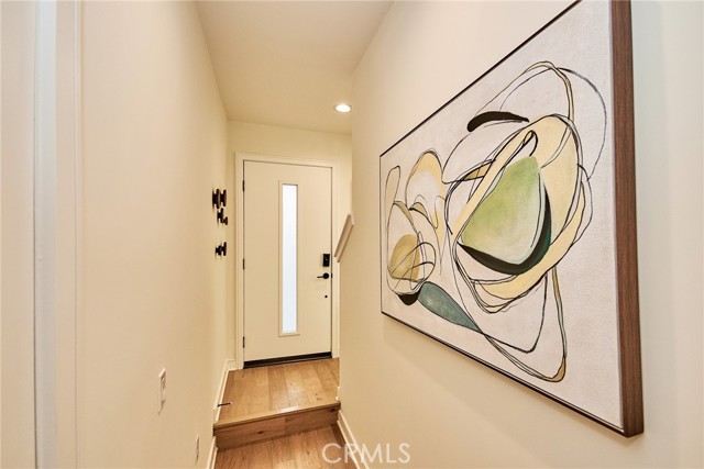 1050 N Joels Place, Los Angeles CA: https://media.crmls.org/medias/d7313341-38f8-46cf-8150-a17080d058ea.jpg