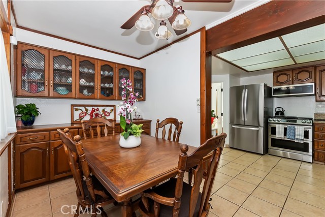 Detail Gallery Image 16 of 41 For 22771 Fir Ln, Crestline,  CA 92325 - 4 Beds | 2/1 Baths
