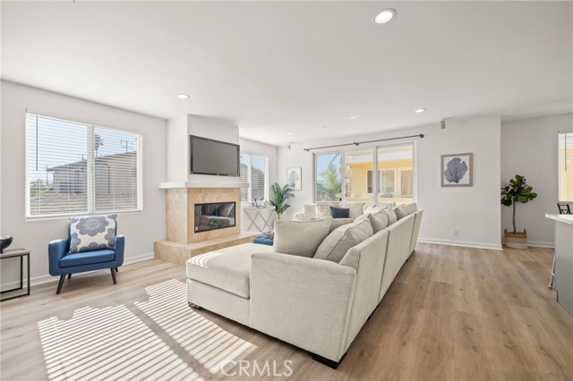 Detail Gallery Image 8 of 60 For 204 N Prospect #B,  Redondo Beach,  CA 90277 - 4 Beds | 3 Baths