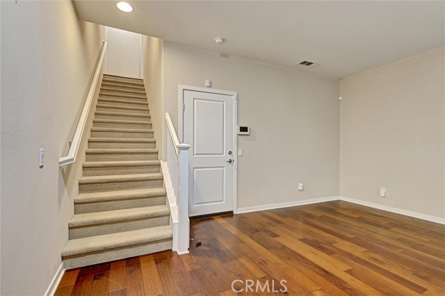 Detail Gallery Image 7 of 37 For 1568 W Artesia Square #E,  Gardena,  CA 90248 - 2 Beds | 2/1 Baths