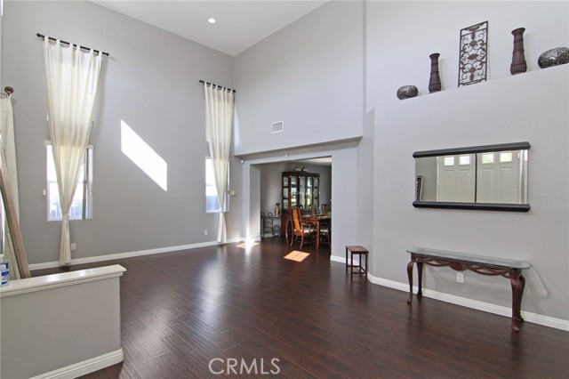 Detail Gallery Image 6 of 34 For 26426 Cardinal Dr, Canyon Country,  CA 91387 - 4 Beds | 3/1 Baths