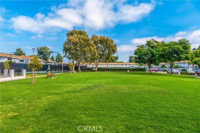 Detail Gallery Image 31 of 32 For 19854 Leighton Ln, Huntington Beach,  CA 92646 - 4 Beds | 1/1 Baths