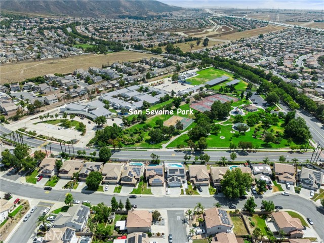 14998 Mustang Lane, Fontana CA: https://media.crmls.org/medias/d7349ffe-2246-4194-89e6-316420f07dfa.jpg