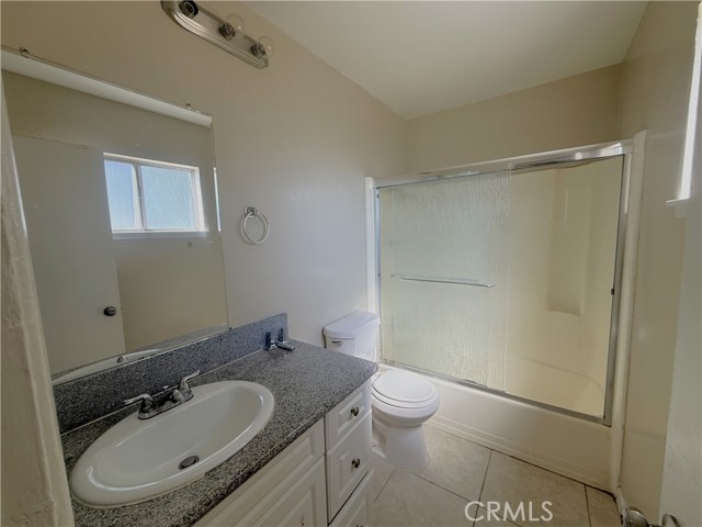 Detail Gallery Image 12 of 16 For 13466 Almetz St, Sylmar,  CA 91342 - 4 Beds | 2/1 Baths