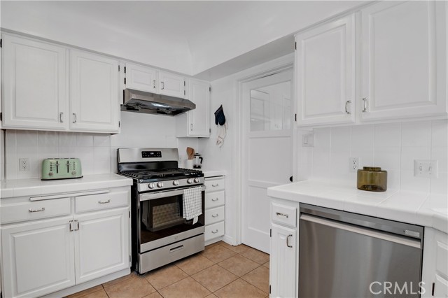 3780 Beethoven Street, Los Angeles CA: https://media.crmls.org/medias/d737add0-59fa-4b5c-a04e-64f0fa3400d6.jpg