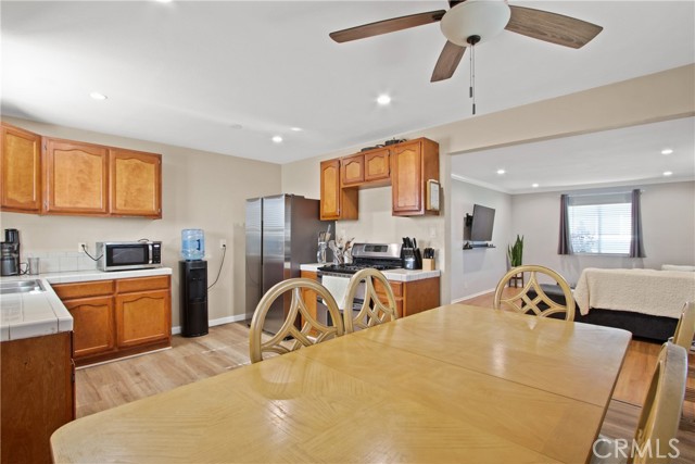 Detail Gallery Image 4 of 15 For 338 W Glencoe St, Compton,  CA 90220 - 3 Beds | 2 Baths