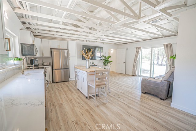 35356 Sierra Vista Drive, Agua Dulce CA: https://media.crmls.org/medias/d73864ad-a6bb-40d8-8eb4-5cd129d84fda.jpg