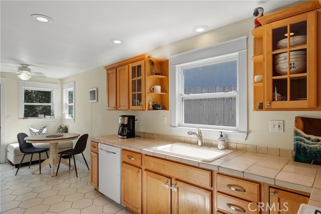 318 8th Street, Huntington Beach CA: https://media.crmls.org/medias/d7396392-941c-421f-b8a6-d072d1c39e25.jpg