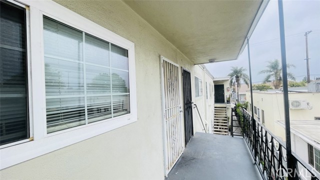 1083 Gaviota Avenue, Long Beach CA: https://media.crmls.org/medias/d739665c-2aed-474b-bcf1-e42f0730271a.jpg