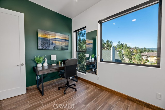 807 Cameron Drive, Big Bear Lake, CA 92315