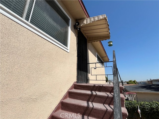 Detail Gallery Image 3 of 21 For 11880 Eucalyptus Ave #C,  Hawthorne,  CA 90250 - 2 Beds | 1 Baths