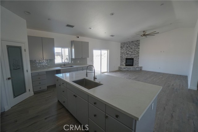 Detail Gallery Image 8 of 26 For 14416 Ricaree Rd, Apple Valley,  CA 92307 - 4 Beds | 2/1 Baths