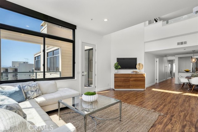 Detail Gallery Image 8 of 48 For 110 the Village #503,  Redondo Beach,  CA 90277 - 2 Beds | 2 Baths