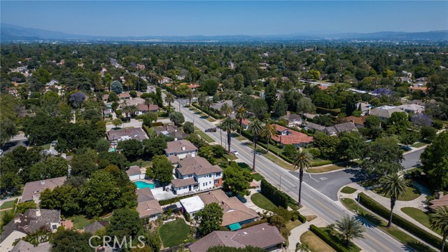 2245 E California Boulevard, San Marino CA: https://media.crmls.org/medias/d73c550b-3e60-496e-bc89-829e3d759366.jpg