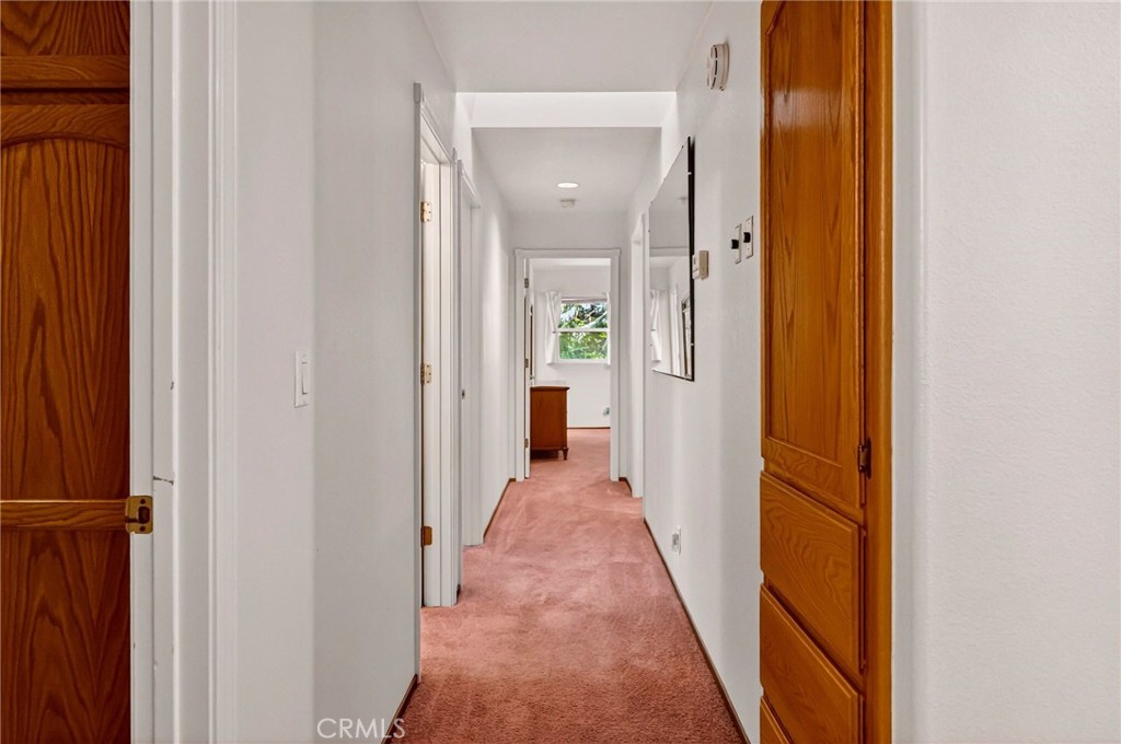 https://media.crmls.org/medias/d73c567d-fa21-4104-be3b-cc8b7eaccd17.jpg?preset=X-Large