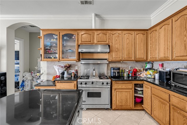 Detail Gallery Image 11 of 45 For 19855 Mariposa Ave, Riverside,  CA 92508 - 5 Beds | 3 Baths