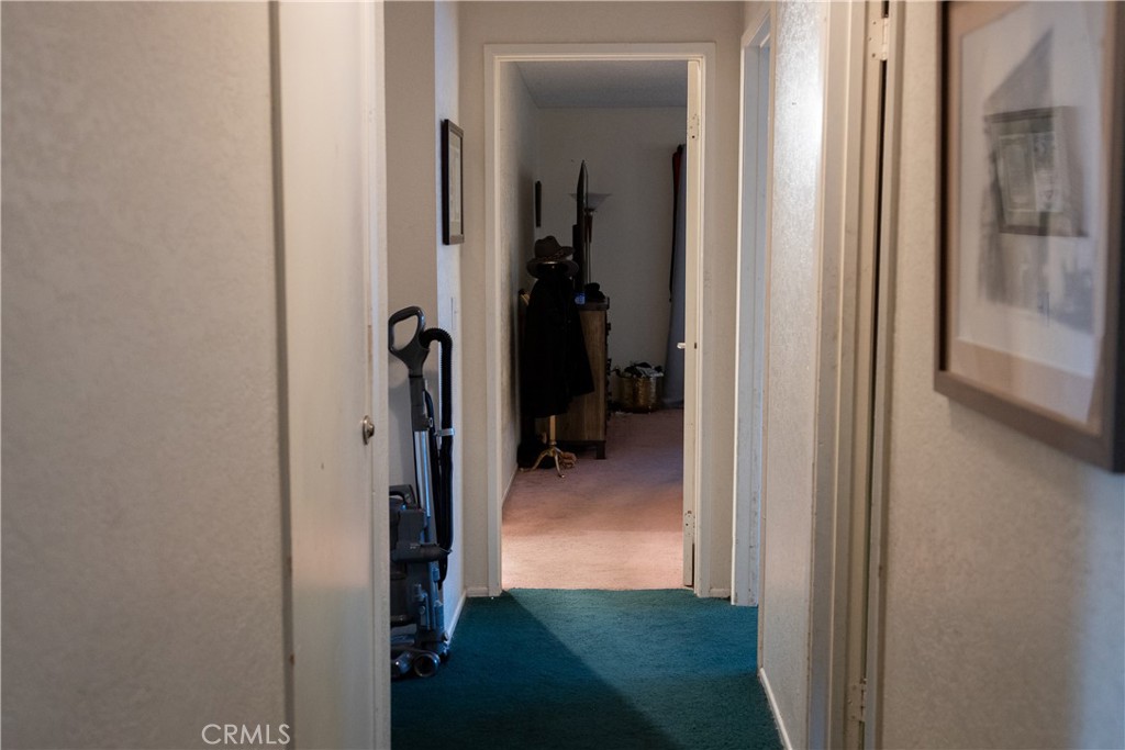 https://media.crmls.org/medias/d73d0f41-c805-48d8-b210-7a6ac02a150d.jpg?preset=X-Large