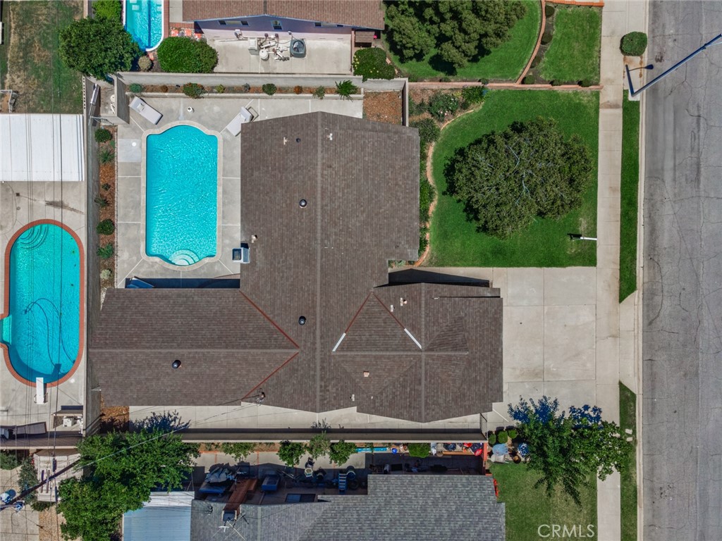 https://media.crmls.org/medias/d73d72b7-6f3e-4481-859d-262fa28de013.jpg?preset=X-Large