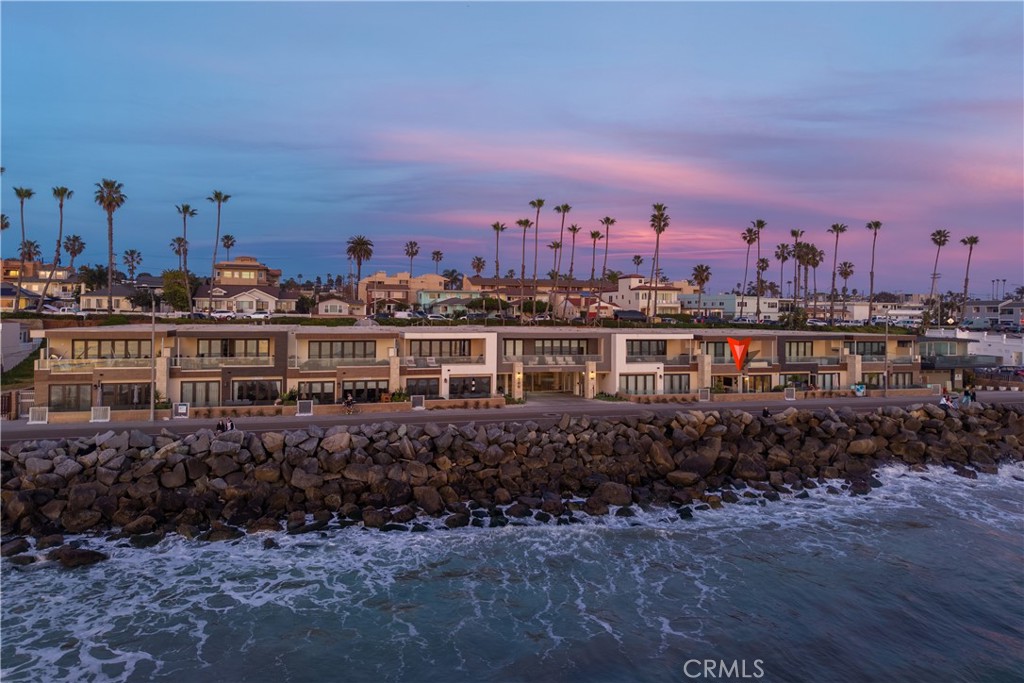 700 The Strand - photo 2