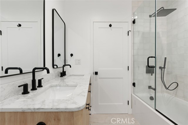 Detail Gallery Image 19 of 38 For 8334 Winsford Ave, Los Angeles,  CA 90045 - 5 Beds | 4 Baths