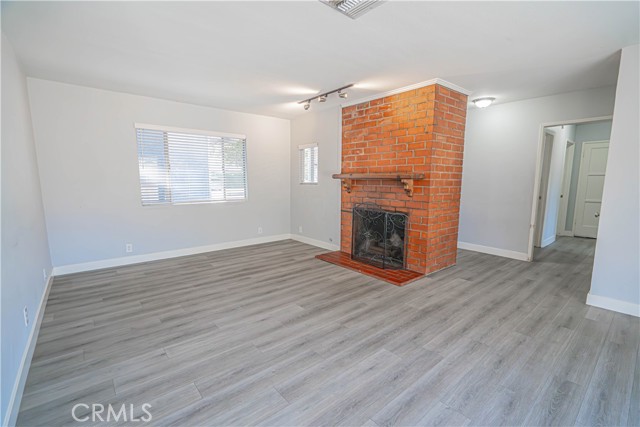 17415 Stagg Street photo 6