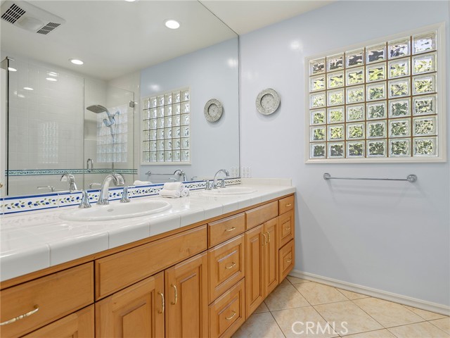 Detail Gallery Image 36 of 72 For 1012 N Sunset Canyon Dr, Burbank,  CA 91504 - 3 Beds | 2 Baths
