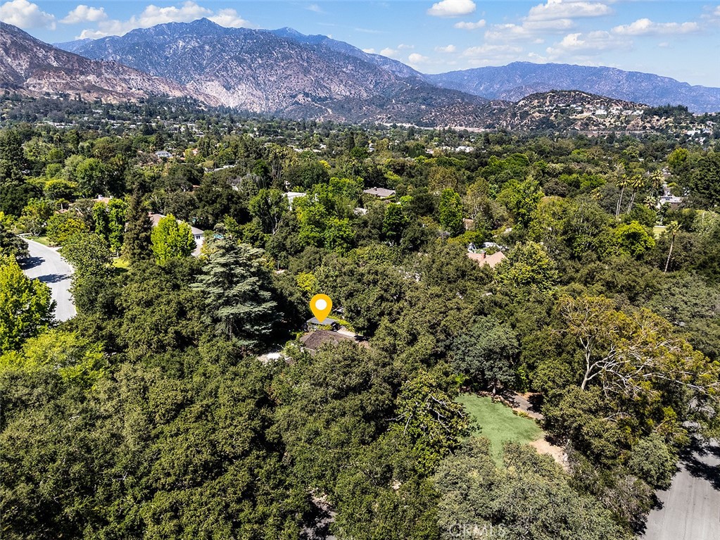 https://media.crmls.org/medias/d73f52ee-062f-479d-99dd-ed7781b2b878.jpg?preset=X-Large