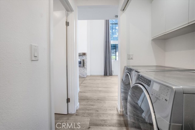 2481 S Bundy Drive, Los Angeles CA: https://media.crmls.org/medias/d73faf7a-3646-4101-968d-f00b8e5d8c49.jpg
