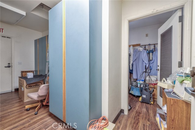 Image 44 of 52 For 16336 Whittier