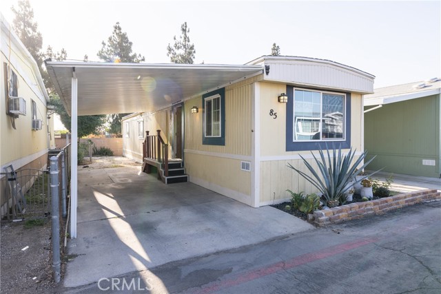 780 E 9th St, San Bernardino CA: https://media.crmls.org/medias/d73fe23b-79d5-4504-9e57-0a67ae154ed6.jpg