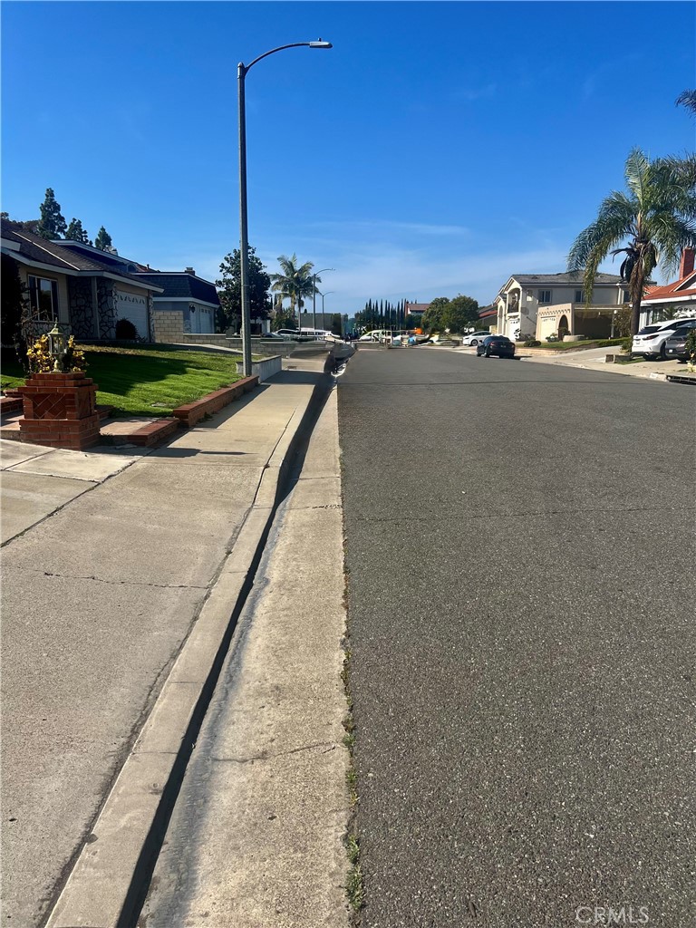 https://media.crmls.org/medias/d7408960-a41b-483f-b028-fc5abd9672be.jpg?preset=X-Large