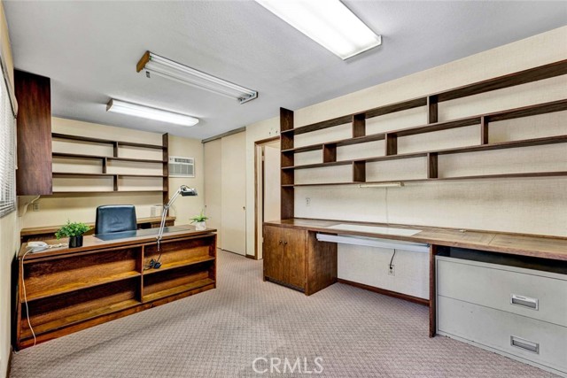 1309 N Linwood Avenue, Santa Ana CA: https://media.crmls.org/medias/d740fc00-b6ca-4584-bc9e-c0df5fb9a6e8.jpg