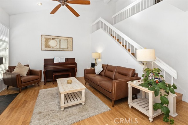 Detail Gallery Image 6 of 31 For 3935 Caminito Silvela, San Diego,  CA 92122 - 3 Beds | 2 Baths