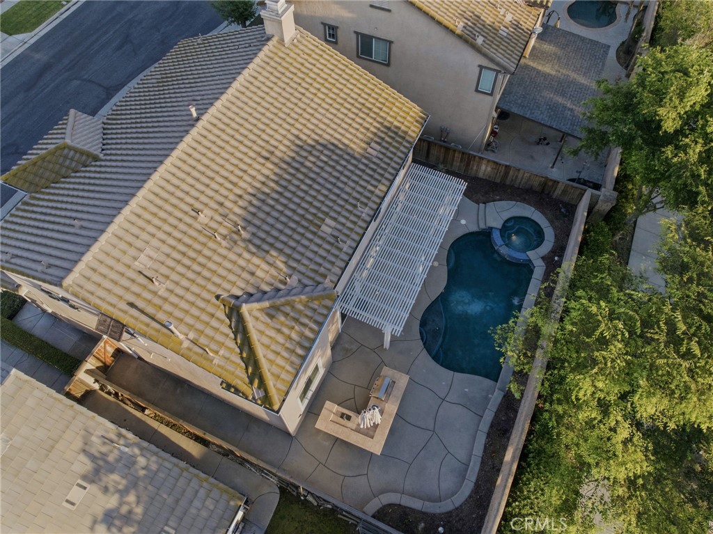 https://media.crmls.org/medias/d742dd61-8907-4727-be0f-d173a6c22d1e.jpg?preset=X-Large