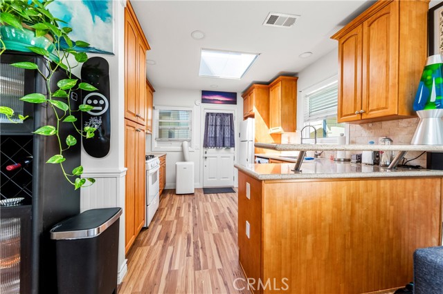 715 Olive Avenue, Huntington Beach CA: https://media.crmls.org/medias/d7434c48-636c-4809-94ff-e16d291268f5.jpg
