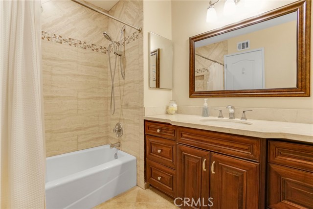 Detail Gallery Image 12 of 30 For 1681 Blueberry Way, Tustin,  CA 92780 - 5 Beds | 3 Baths