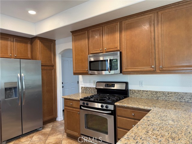 Detail Gallery Image 11 of 33 For 7532 Dashi Pl, Canoga Park,  CA 91304 - 4 Beds | 4 Baths