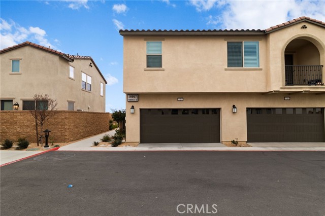 Detail Gallery Image 2 of 41 For 16667 Snowdrop #2,  Fontana,  CA 92336 - 4 Beds | 3 Baths