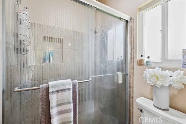 Image 23 of 50 For 6752 Laurelbrook Drive
