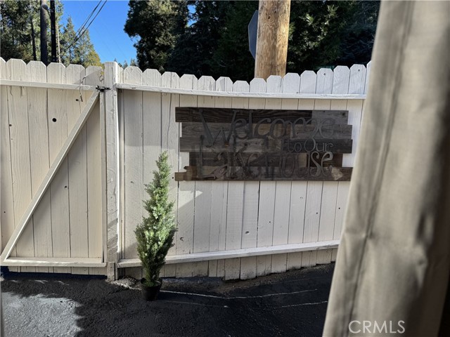 Detail Gallery Image 15 of 15 For 872 Arrowhead Villa Rd, Lake Arrowhead,  CA 92352 - 3 Beds | 1/1 Baths